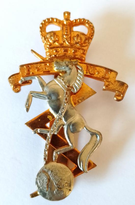 Post 1952 R.E.M.E Bi-metal Cap Badge