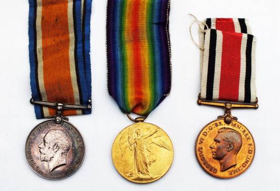 WW1 Medal Pair to Pte Roberts Royal Scots & Sp Const Medal