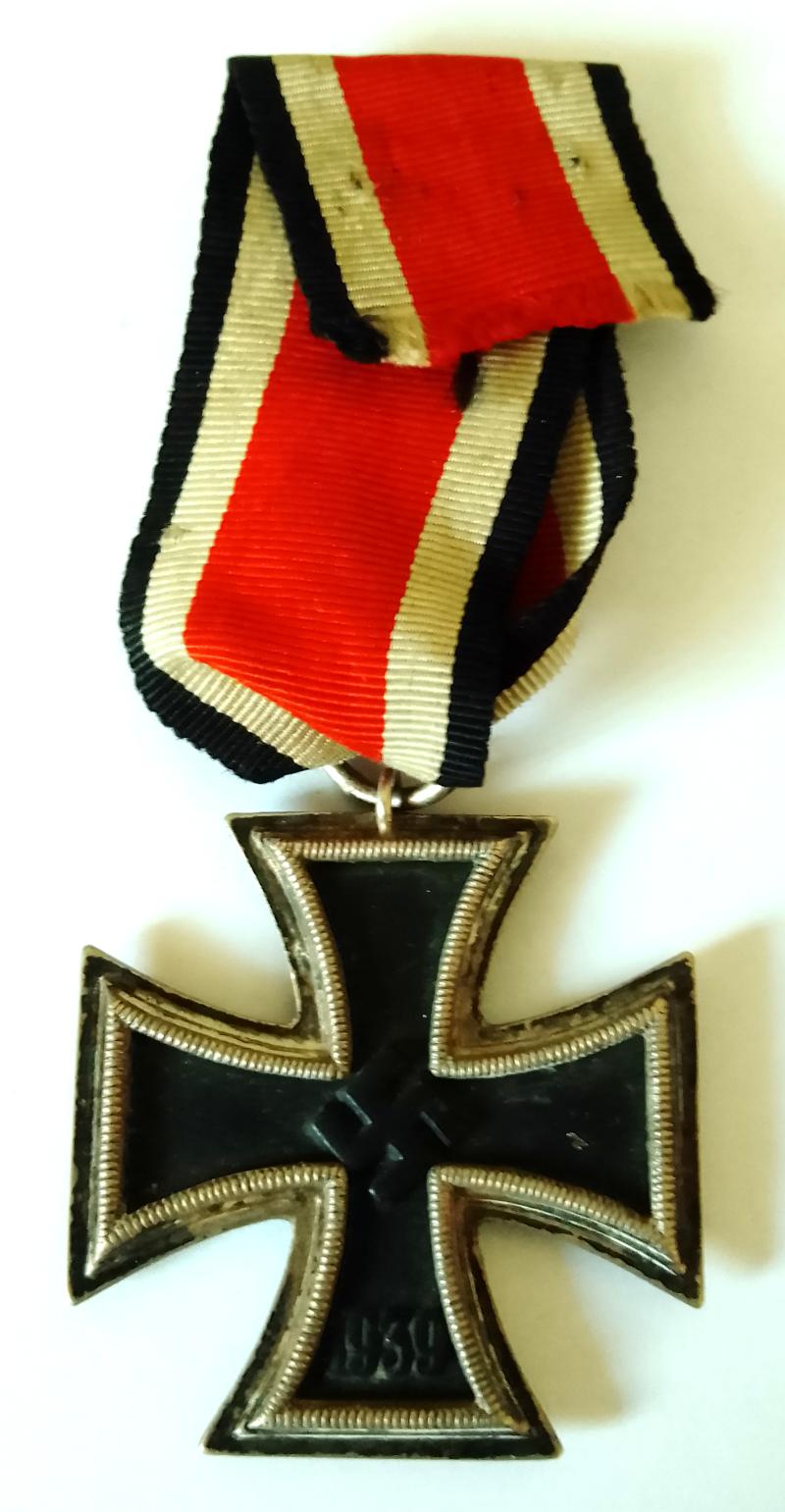 WW2 Third Reich Iron Cross 2nd Class with maker marked Suspension Ring