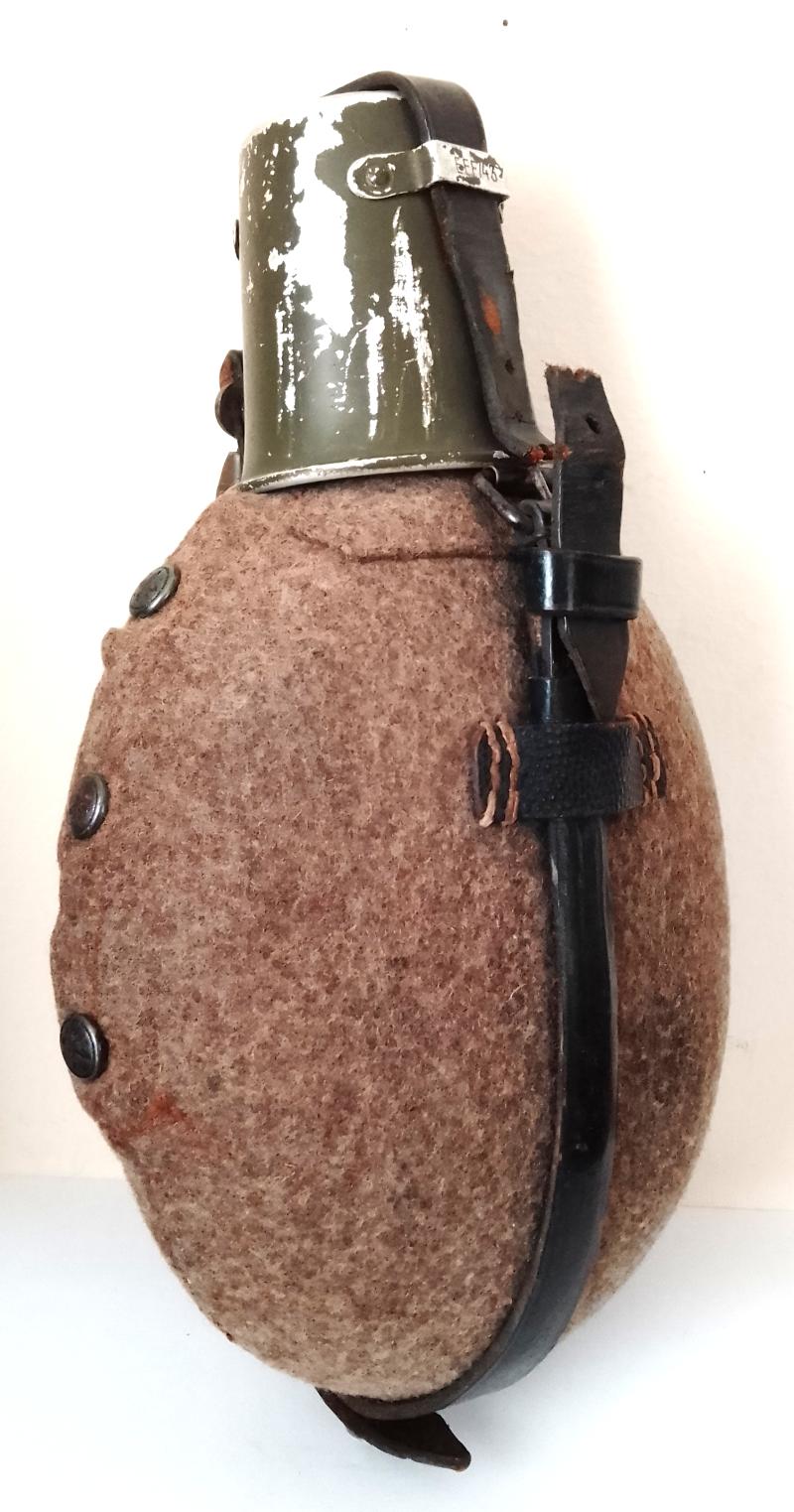 Third Reich maker marked & dated 1943 Army Water bottle