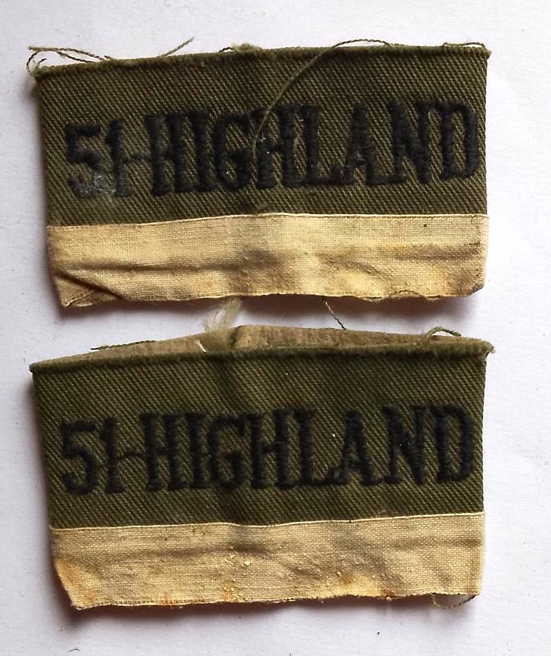 Matching Pair Queens Own Highlanders / 51st Highlanders Slip of Shoulder Insignia