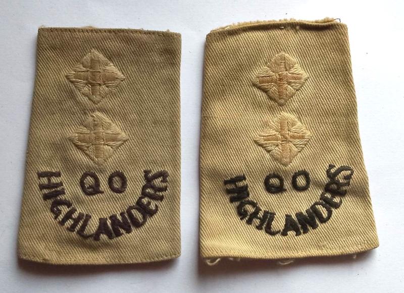 Matching Pair of Queens Own Highlanders / 51 st Highlanders Rank Insignia
