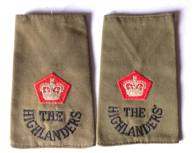 Pair pf Queens Own Highlanders Major Epaulettes