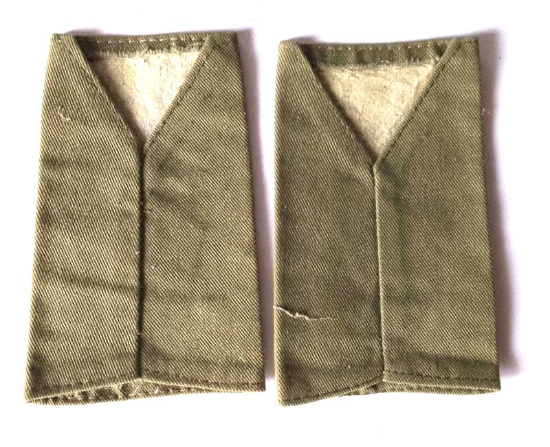 Pair pf Queens Own Highlanders Major Epaulettes