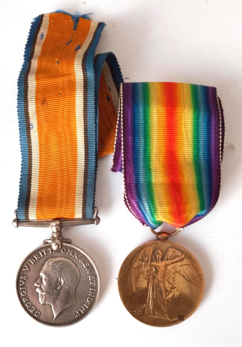 Low service Numbered WW1 Medal Pair to The Highland Light Infantry