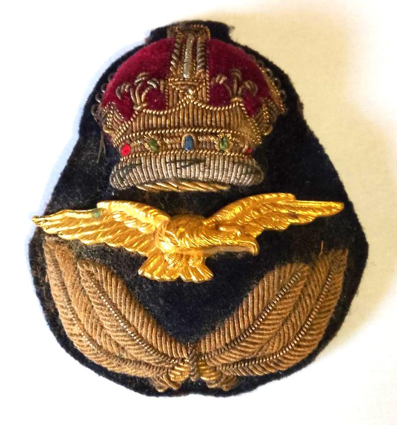 WW2 Period R.A.F Officers Visor Cap Badge